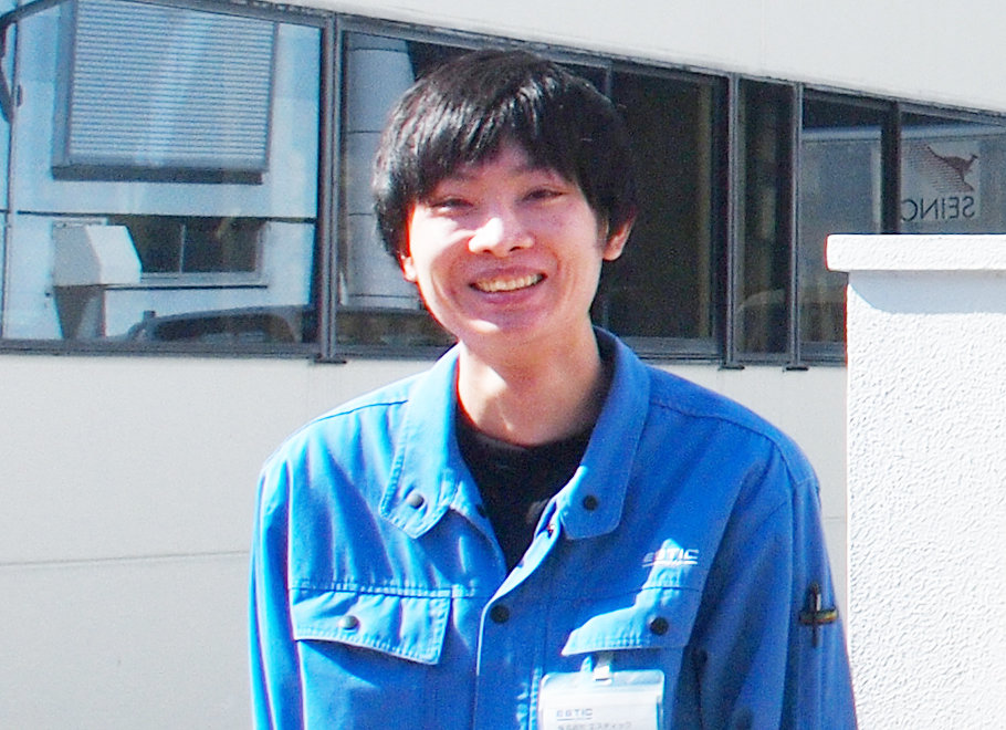 エスティックの開発部 ハード開発課 生産技術準備室の社員です。